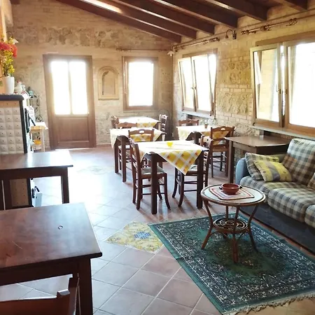 Agriturismo Residenza Nakelia Farm stay